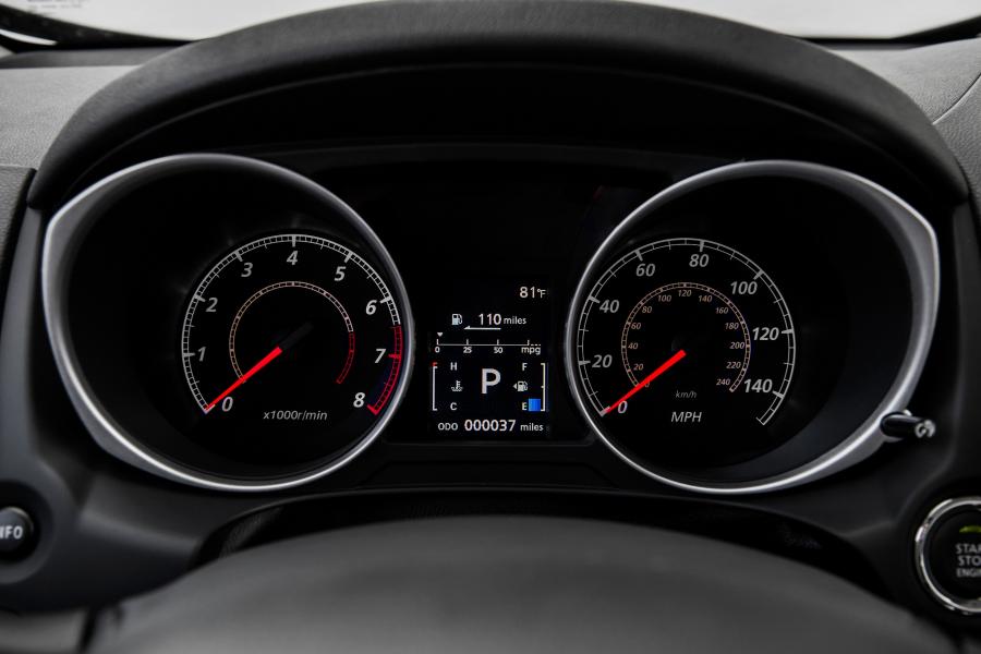 Панель приборов Mitsubishi Outlander Sport SEL 2015 года  (фото 2 из 31)